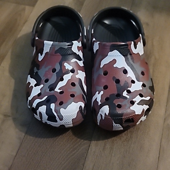 Maroon White Gray Camo Croocs main image 6